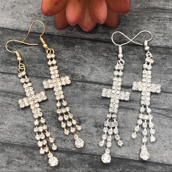 🍀 Long Rhinestone Cross Dangle Earrings - Picture 1 of 3